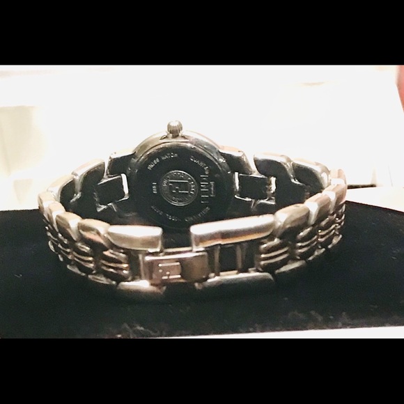 Beautiful Fendi 5ATM with serial number authentic - Picture 8 of 16